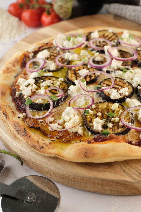 Découvrez notre recette de Pizza aux Aubergines par HERTA® Pizza Healthy, Sauce Tomate, Mozzarella, Feta, Healthy Food, Steak, Pizza, Healthy Recipes, Pizzas