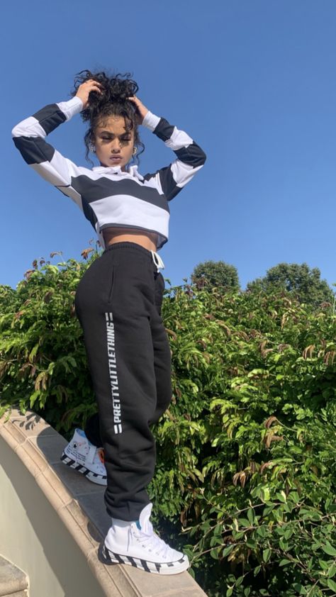 India Westbrooks, Sportswear Outfits, Baggy Sweatpants, Dancers Outfit, Sweatpants Outfit, Funny Outfits, Casual Sportswear, Streetwear Fashion Women, Simple Trendy Outfits