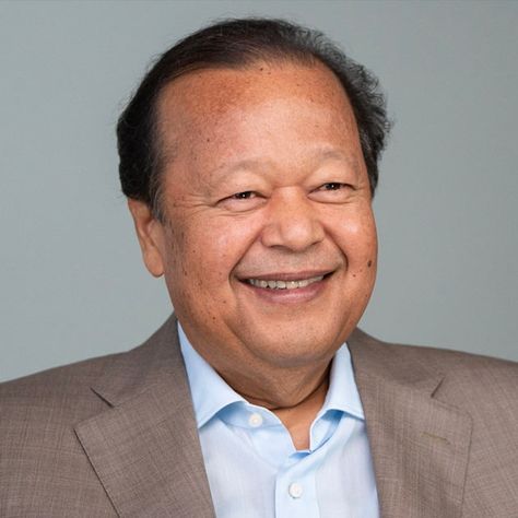 Prem Rawat - Home - – Global peace ambassador Prem Rawat Maharaji, Prem Rawat, Peace Education, Global Peace, Peaceful Words, Dance Background, I Believe In Angels, Caricature From Photo, Best Selling Author