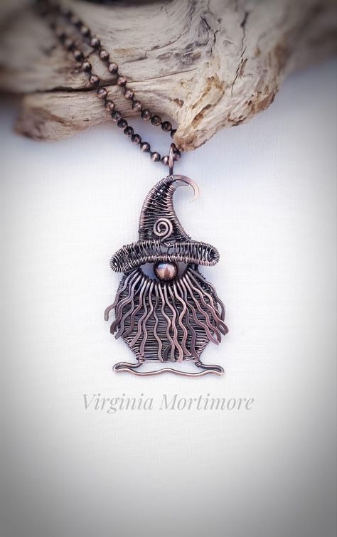 A squat, bearded gnome-like fellow in a crooked hat made of what appears to be copper wire Fantasy Jewellery, Wrapping Jewelry, Copper Jewellery, Wire Jewellery, Beaded Earrings Diy, Wrapped Crystal, Wire Wrapping Crystals, Earrings Diy, Wire Work Jewelry