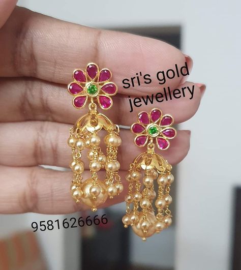 Ear Rings Gold, Gold Earrings For Kids, Ear Tops, Jewelry Necklace Simple, Gold Earrings Indian, Gold Jhumka Earrings, Indian Jewelry Earrings, Black Beads Mangalsutra Design, Gold Jewelry Outfits