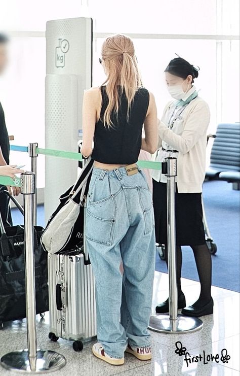 Rosé Summer, Blonde Asian, Jennie Rose, Pink Tour, Icn Airport, Rose Style, Airport Fashion, Rosé Blackpink, Incheon