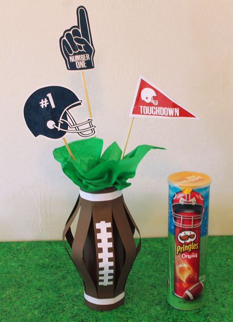 Football Party Decorations Diy, Football Cheeseball, Football Centerpiece, Football Party Printables, Football Centerpieces, Game Time Snacks, Nfl Party, Football Banquet, Football Party Decorations