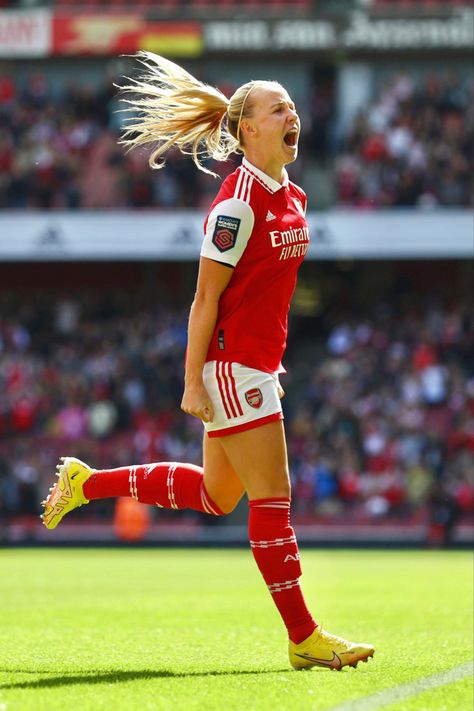 Arsenal Football Team, Beth Mead, High Knee Socks Outfit, Arsenal Shirt, England National Football Team, Arsenal Women, Orlando Pride, Emirates Stadium, Arsenal Ladies