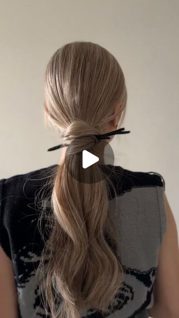 Michelle | Romanticizing life through hair on Instagram: "Lunar New Year hairstyle 🧨🏮🧧 祝大家龍年大吉🐲 Earrings @fableengland #hairinspo #hairstick #hairtutorial #hairtrends #simplehairstyles #chinesenewyear #hairfashion #ponytail #lunarnewyear" New Year Hairstyle, Romanticizing Life, February 11, Lunar New Year, Hair Sticks, Lunar New, Chinese New Year, Hair Trends, Hair Tutorial