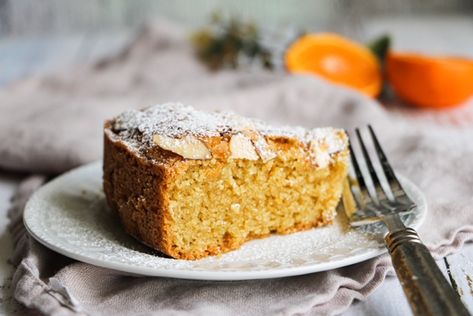 Lemon Polenta Cake, Mandarine Recipes, Mandarin Cake, Cookie Deserts, Polenta Cakes, Almond Cake, Flavored Milk, Almond Cakes, Gluten Free Cakes