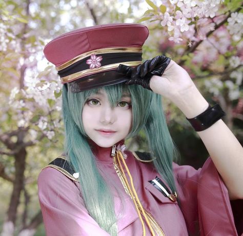 Vocaloid Hatsune Miku - Senbonzakura vers. cosplayed by Chinese artist @wang_limbo ~.~ Senbonzakura Miku Cosplay, Senbonzakura Miku, Miku Cosplay, Christmas Cosplay, Cosplay Ideas, Hatsune Miku, Vocaloid, Captain Hat, Hats