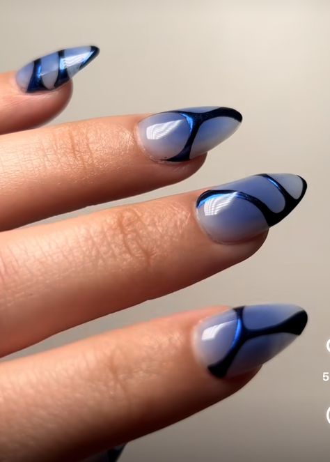 Biab Nails Inspiration Short, Blue Nails Chrome, It Girl Nails, Metallic Blue Nails, Nails Aura, Harry Potter Nail Art, Blue Aura, Girl Nails, Subtle Nails