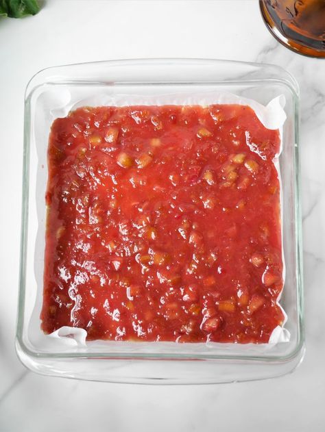 Jello With Sour Cream Recipe, Pretzel Salad Dessert, Amish Oatmeal, Strawberry Jello Salad, Rhubarb Oatmeal, Best Rhubarb Recipes, Nut Salad, Strawberry Salad Recipe, Congealed Salad