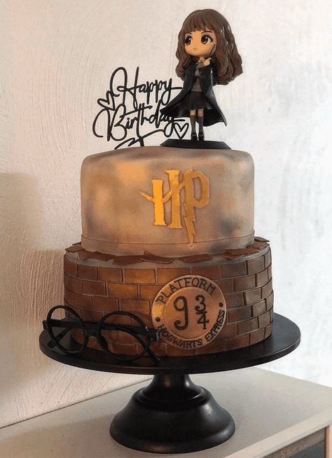 Hermione Granger Cake Design Images (Hermione Granger Birthday Cake Ideas) Hermione Granger Cake, Harry Potter Birthday Cake Ideas, Harry Potter Birthday Cake, Harry Potter Cake, Birthday Cake Ideas, Image Ideas, Harry Potter Birthday, Custom Cake, Perfect Cake