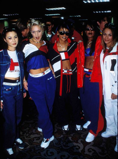 China Chow, Gwen Stefani, Kidada Jones, Aaliyah and Rashida Jones attend The Fifth Annual Race to Erase MS at the Century Plaza Hotel on Nov. 14, 1997 in New York City. Rnb Festival Outfit, Rnb Outfit, 2000s Themed Party Outfit, Kidada Jones, China Chow, Prosecco Party, Aaliyah Outfits, 90s Concert, 90s Theme Party Outfit