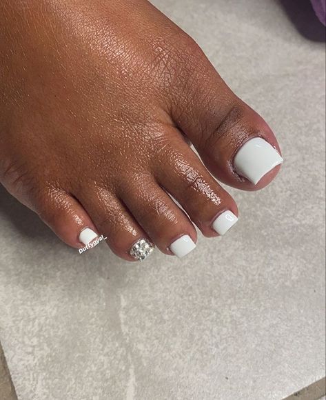 Nail And Toes Matching Ideas, Matching Ideas, Weak Nails, Acrylic Toes, Acrylic Toe Nails, Toe Nail Color, Brown Acrylic, Cute Toe Nails, Nails Design With Rhinestones