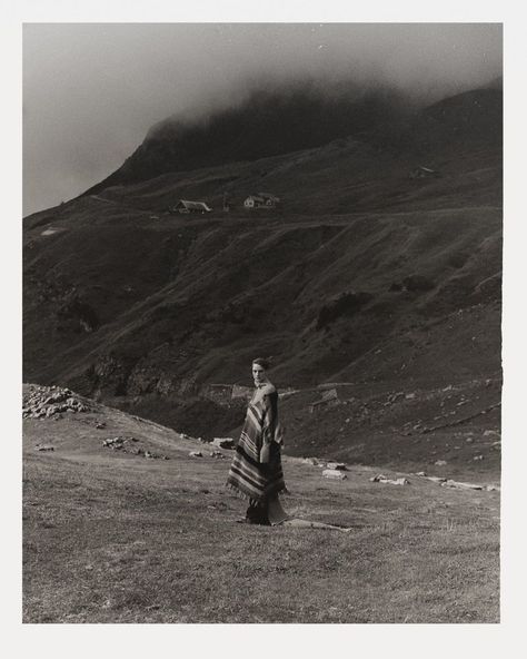 Mountains Photoshoot, Minimal Fashion Photography, Nature Editorial, Mountain Fashion, Poland Fashion, Nature Projects, Outdoor Shoot, Fashion Photography Inspiration, Foto Art