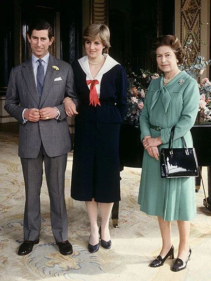 Queen Elizabeth Photos, Diana Williams, Rainha Elizabeth Ii, Princess Diana Fashion, Princess Diana Pictures, Diana Fashion, Charles And Diana, Elisabeth Ii, Princess Elizabeth