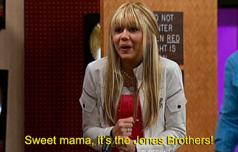 Hannah Montana with the Jonas Brothers Hannah Montana Quotes, Miles Cyrus, Y2k Quotes, Hannah Montana The Movie, The Jonas Brothers, Miley Stewart, Teen Tv, Brother Quotes, Concert Looks