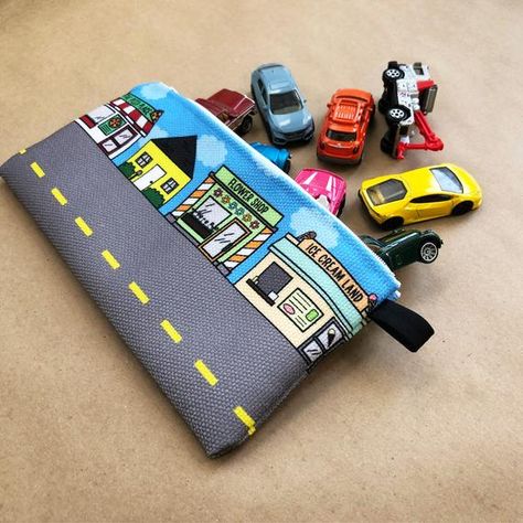 Car Tidy Sewing Pattern, Toy Car Carry Bag, Fabric Car Trash Bag, Matchbox Car City Diy, Race Car Party Favors, Cars Party Favors, Toy Race Cars, Car Play Mats, Car Storage Bag