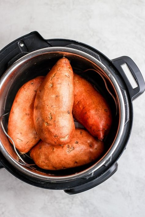 Instant Pot Sweet Potatoes, Pressure Cooker Sweet Potatoes, Instant Pot Sweet Potato, Instant Pot Veggies, Easy Sweet Potato Recipes, Potatoes Mashed, Wooden Skillet, Boiling Sweet Potatoes, Steamed Sweet Potato