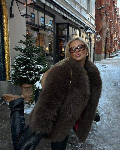 Old Money Winter, Fur Coat Outfit, Mob Wife, Autumn Fits, Neue Outfits, Classy Aesthetic, Mode Ootd, Modieuze Outfits, Fall Fits