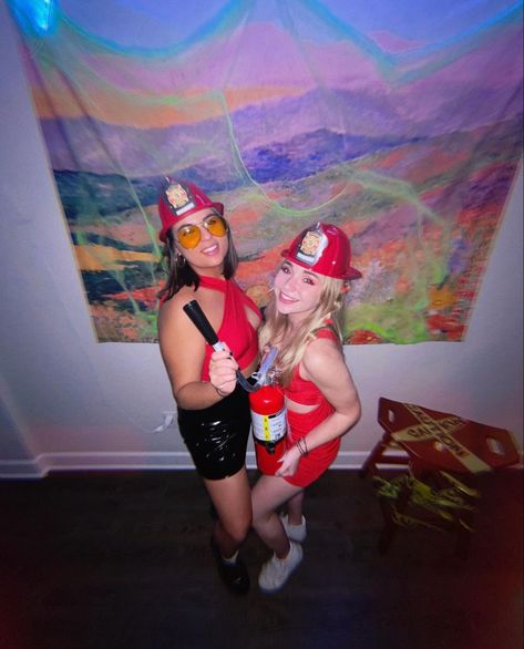 Super cute matching fire fighting costume for girl best friends. Complete matching best friend costume. DIY halloween costume thats unique and will be a big hit! #diycostume #halloweencostume #diyhalloweencostume #matching #bestfriendcostume #costumeforbesties #duocostume #firefighter #halloweencostumesforwomen #halloweencostumeforblondes #halloweencostumeideas Duo Halloween Costumes Fire Fighters, Fire Fighter Costume Women, Fire Fighter Halloween Costume, Firefighter Halloween, Best Friend Costumes, Girl Best Friends, Blonde Halloween Costumes, Halloween Costume For Women, Firefighter Costume