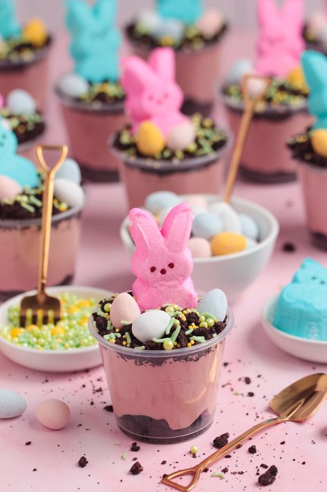 Easter Dirt Cups Recipe - Frugal Mom Eh! Easter Dirt Cups, Easter Pudding Cups, Delicious Easter Desserts, Classic Easter Desserts, Dirt Cake Cups, Dirt Cups Dessert, Dirt Cups Recipe, Easter Dirt Cake, Dirt Dessert