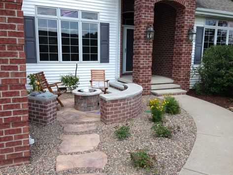 Front Porch Landscaping Ideas, Yard Entrance, Small Patio Ideas On A Budget, Front Porch Landscape, Front Porch Plants, Front Yard Patio, Space House, Porch Landscaping, House Lights