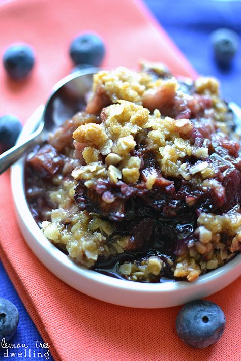 Blueberry Rhubarb Crisp - delicious served warm with vanilla ice cream! Blueberry Rhubarb Crisp, Lemon Tree Dwelling, Blueberry Rhubarb, Blueberry Crisp, Rhubarb Desserts, Rhubarb Crisp, Rhubarb Recipes, Blueberry Recipes, Crisp Recipe