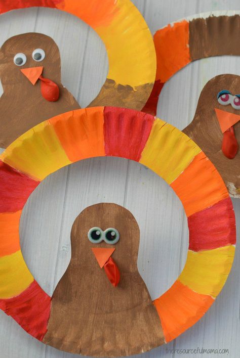 This paper plate turkey craft is a fun Thanksgiving craft for kids. Turkey Wreath Craft For Kids, Thanksgiving Crafts For 6th Grade, Paper Plate Thanksgiving Crafts For Kids, Thanks Giving Kids Crafts, Turkey Paperplate Craft, Thanksgiving Crafts For School Age Kids, Turkey Paper Plate Craft, Turkey Plate Craft, Thanksgiving Wreath Crafts For Kids