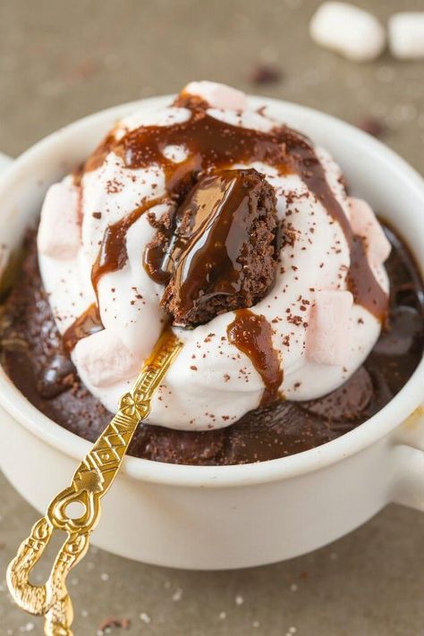 Easy Keto Mug Cake Recipes Fabulous & ketogenic friendly mug cake from The Big Man's World! Chocolate Brownie Mug Cake, Hot Chocolate Mug Cake, Keto Chocolate Dessert, Brownie Mug Cake, Brownie Mug, Hot Chocolate Brownies, Pear And Almond Cake, Easy Mug Cake, Dessert Mousse