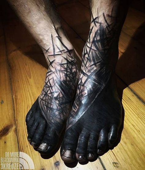 3KREUZE Blackout Hand Tattoo, Heavy Blackwork Tattoo, Heavy Black Tattoo, Brutal Tattoo, Blitz Tattoo, Hand Tattoo Ideas, Small Wave Tattoo, Solid Black Tattoo, Blackout Tattoo