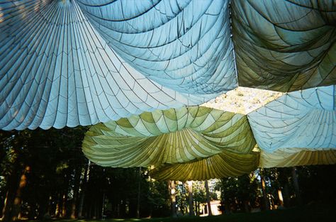 parachute ceiling Goth Hippie, Jungle Painting, Hippie Garden, Whatever Forever, Apollo Bay, Everyday Moments, My New Room, Looks Vintage, Installation Art