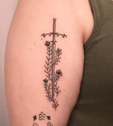 Sword Trio Dump 🗡️ Featuring Leah’s Estoc, Laura’s Zweihänder, and Herugrim from Lord of the Rings! Thank you so much to Leah, Laura, and Théoden (actually Caleb) for trusting me with these dangerous pieces 😊 #swordtattoo #dawnbreaker #fantasytattoo #etchingtattoo #dagertattoo #swordart #etchingtattoo #etchingart #goldcoasttattoos #brisbanetattooartist Etching Tattoo, Fantasy Tattoos, The Rings, Lord Of The Rings, Thank You So Much, Tattoo Artists, Thank You, Tattoos, Quick Saves