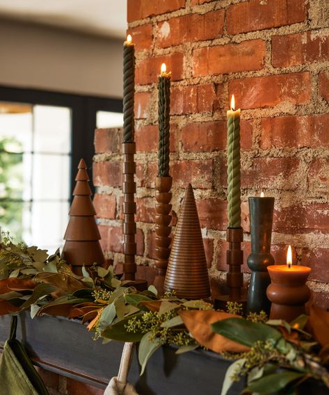 7 rustic Christmas decor ideas: for a cozy country feel | Rustic Christmas Decor Ideas, Rustic Mantle, Wood Trees, Rustic Christmas Decor, Cozy Candles, Real Christmas Tree, Pine Cone Decorations, Christmas Wreaths To Make, Wood Candle Holders