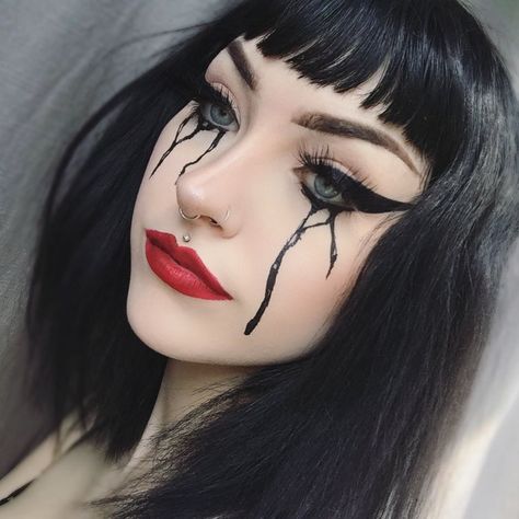 Black tears inspired by @mamapeach_ 🖤 @physiciansformula felt tip eyeliner pen @nyxcosmetics tame & frame brow pomade… Black Tears Makeup, Tear Makeup, Girl Halloween Makeup, Dragon Makeup, Felt Tip Eyeliner, Black Tears, Black Eyeshadow, Alternative Makeup, Brow Pomade