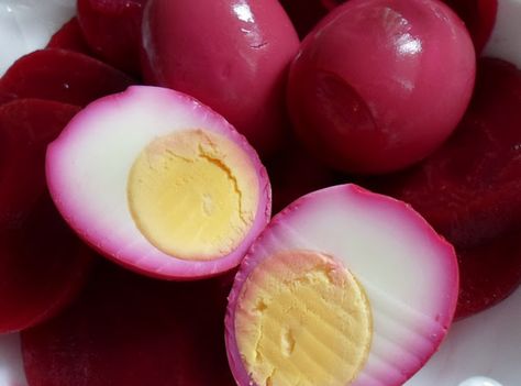 Amish Pickled Red Beet Eggs Reminds me of the ones my dad made all the time when I was growing up! Pickled Red Beet Eggs Recipe, Red Beet Eggs Recipe, Red Beet Eggs, Pickled Beets And Eggs, Beet Eggs, Appalachian Kitchen, Pickled Eggs Recipe, Mennonite Recipes, Mustard Pickles