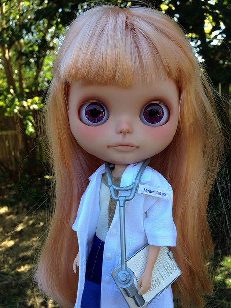 Doctor Blythe | by Wink88 Dolls Faces, Blythe Clothes, Large Eyes, Create Outfits, Blythe Doll, Tim Burton, Big Eyes, Blythe Dolls, Baby Doll