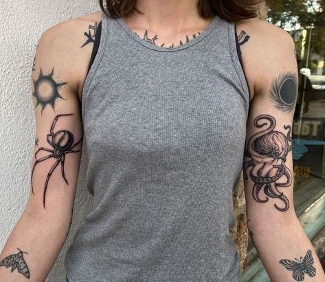 "finally got 16 legs on my arms 🐙🕷" pin: @whenraindrcpsfell Body Mods, Look Cool, Flower Tattoo, Tatting, Piercings, Tattoos, On Instagram, Instagram