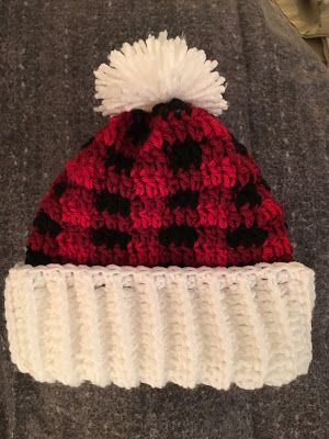 The Perfect Stitch...: Easy Buffalo Plaid Hat... Buffalo Plaid Baby Blanket, Gingham Blanket, Crochet Mens Scarf, Plaid Crochet, Plaid Hat, Crochet Hoodie, Plaid Hats, Buffalo Plaid Pattern