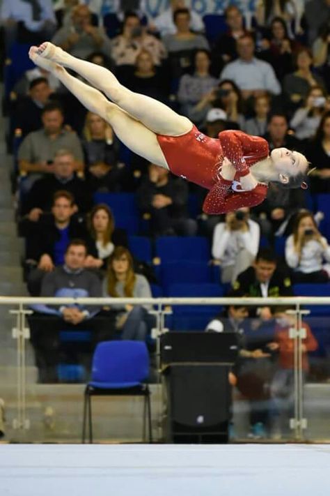 Ragan Smith 2015 Jesolo Ragan Smith, Chalk Photos, Gymnastics Girls, Team Usa, Ice Skating, Gymnastics, Chalk, Wrestling