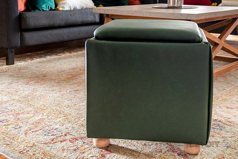 Easy to build DIY storage ottoman cube with a reversible tray top. What an awesome tutorial! Rental Friendly Living Room, Renter Friendly Living Room, Diy Storage Ottoman, Living Room Upgrades, Woodworking Projects Unique, Diy Ottoman, Wood Projects Plans, Affordable Storage, Furniture Building