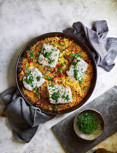 Hake and Chorizo Recipe with Orzo Check out our easy baked orzo with spicy chorizo and flaky hake fillets. This simple but filling one-pot is an impressive midweek meal ready in under an hour, plus it's low in calories too Baked Hake Recipes, Recipe With Orzo, Hake Recipes, Chorizo Recipe, Best Fish Recipes, Fish Curry Recipe, Chorizo Recipes, Mussels Recipe, Chickpea Salad Recipes