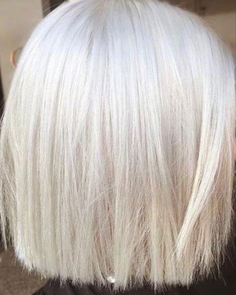 White Hair Ideas, Platinum Bob, Short Platinum Blonde Hair, Platinum Hair Color, Silver White Hair, Short White Hair, Platinum Blonde Hair Color, Natural Straight Hair, Silver Blonde Hair