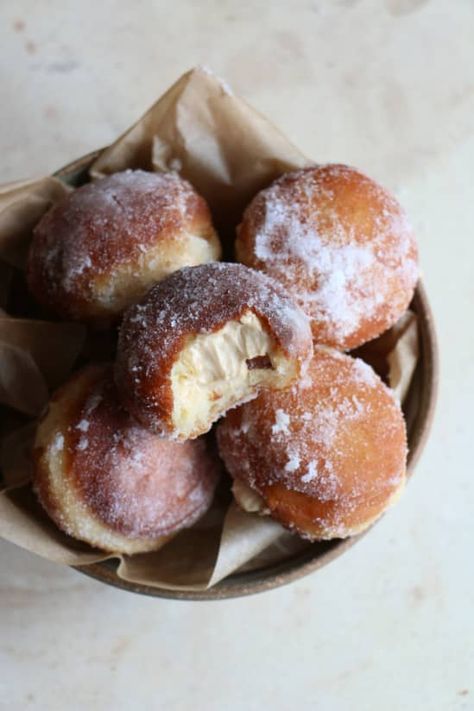 Brioche Donuts, Homemade Donuts Recipe, Homemade Donuts, Doughnut Recipe, Think Food, Donut Recipes, Eat Dessert, Beignets, Sweets Treats