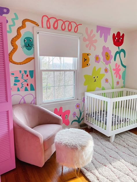 Play Room Painting Ideas, Toy Room Mural, Colorful Playroom Mural, Murals For Girls Bedroom, Maximalist Toddler Room, Toddler Flower Room, Play Room Wall Painting, Toddler Girl Bedroom Colorful, Kids Colorful Bedroom