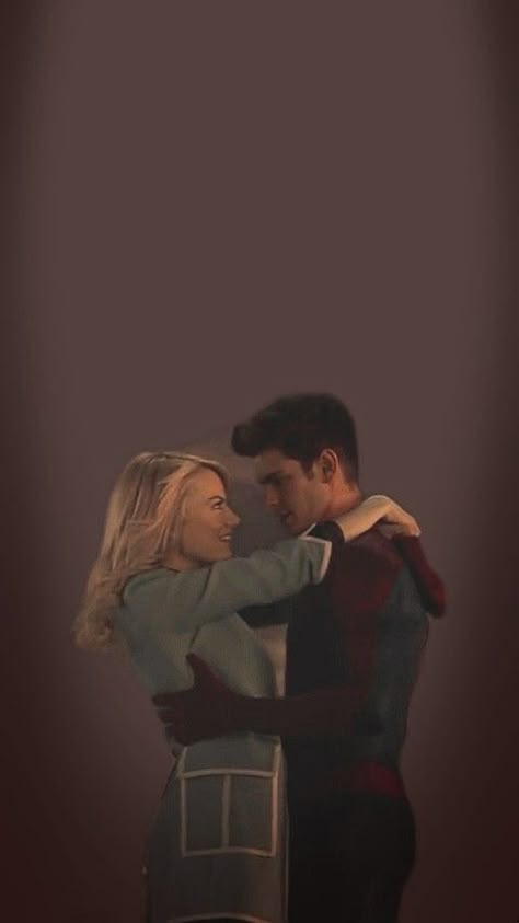 Spiderman Fashion, Gwen Stacy And Peter Parker, Gwen Stacy And Peter, Gwen Wallpaper, Peter Y Gwen, Gwen Y Peter, Gwen And Peter, Gwen Peter, Andrew And Emma