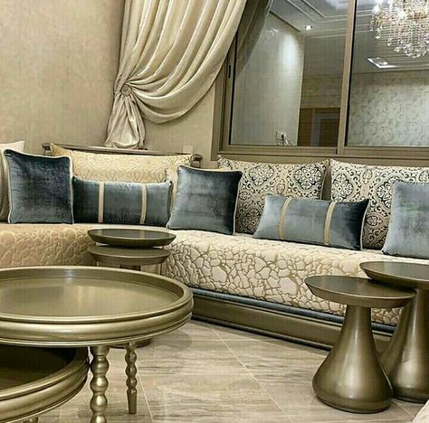 Moroccan Decor Living Room, Modern Glam Living Room, Moroccan Living Room, Luxury Living Room Decor, Moroccan Home Decor, Elegant Living Room Decor, Modern Sofa Living Room, Ceiling Design Bedroom, Living Room Design Inspiration