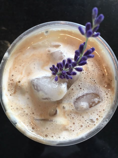 Iced Lavender Latte | Lectin Free Gourmet Homemade Whipped Cream Easy, Whip Cream Recipe, Easy Homemade Whipped Cream, Whipped Cream Recipes, Lavender Latte, Lectin Free, Cold Coffee Recipes, Afternoon Coffee, Whipped Cream Frosting