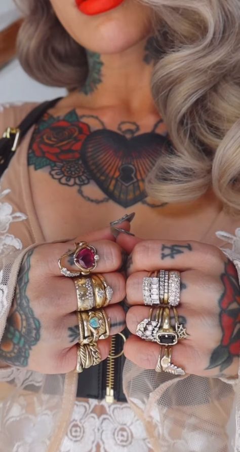 Sammi Jefcoate Tattoos, Rockstar Jewelry Aesthetic, Sammi Jefcoate Rings, Sammi Jefcoate Jewelry, Sammi Jefcoate Nails, Sammi Jefcoate, Dope Jewelry Accessories, Huge Rings, Dragon Jewelry