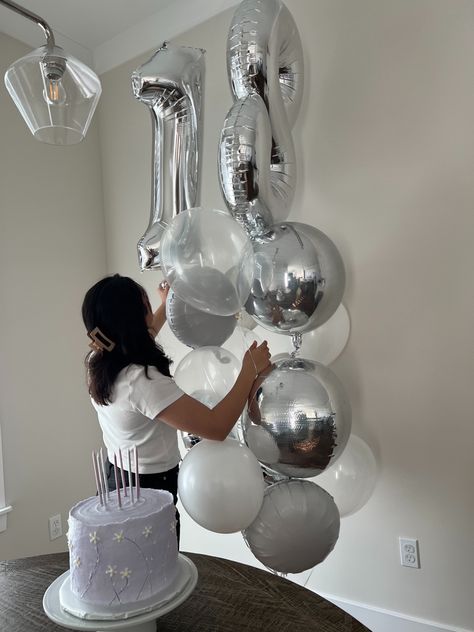 18th Birthday Silver Theme, Silver Balloons Aesthetic, 18th Bday Balloons, 14th Birthday Balloons, Birthday Balloons Aesthetic, 18th Balloons, 18th Birthday Aesthetic, 18th Birthday Balloons, Silver 18th Birthday