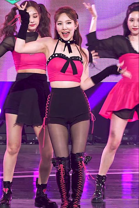 Nayeon Scientist Outfit, Twice Stage Outfits, Twice Concert Outfit, Twice Stage, Twice Outfits, Korean Pop Stars, Preformance Outfits, Stage Outfit, Twice Kpop