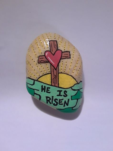 Jesus Rocks Painting, Christian Rock Painting Ideas, Paint Shells, Christian Easter Art, Crucifixion Painting, Spring Rocks, Diy Rocks, Easter Rocks, Girls Night Crafts